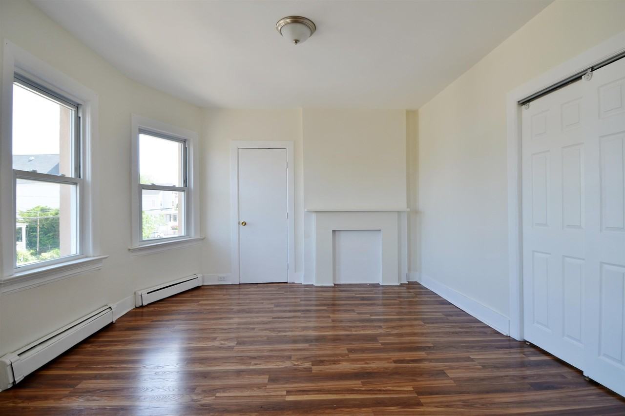 135 Lord Ave #2 - Photo 3 of 24