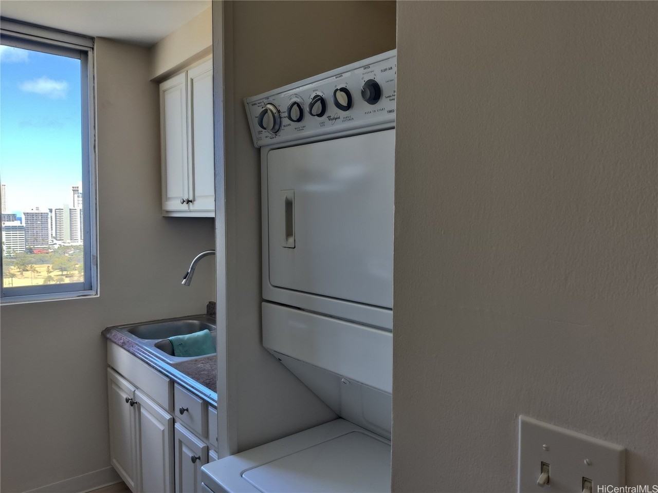 2916 Date St #20I - Photo 7 of 15