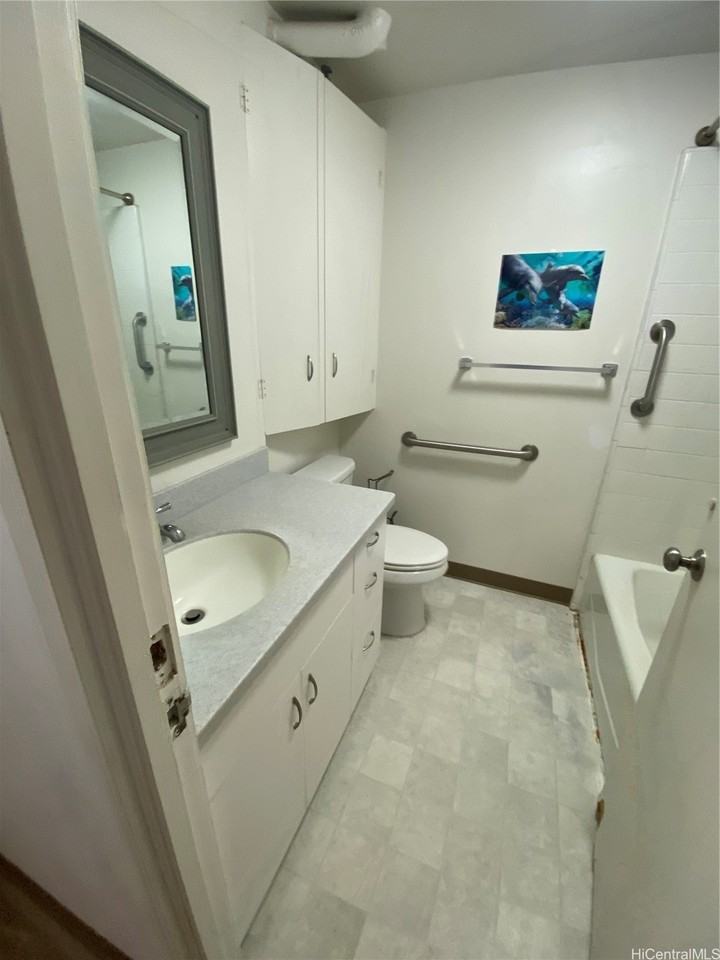 1436 Kewalo St #204 - Photo 7 of 8