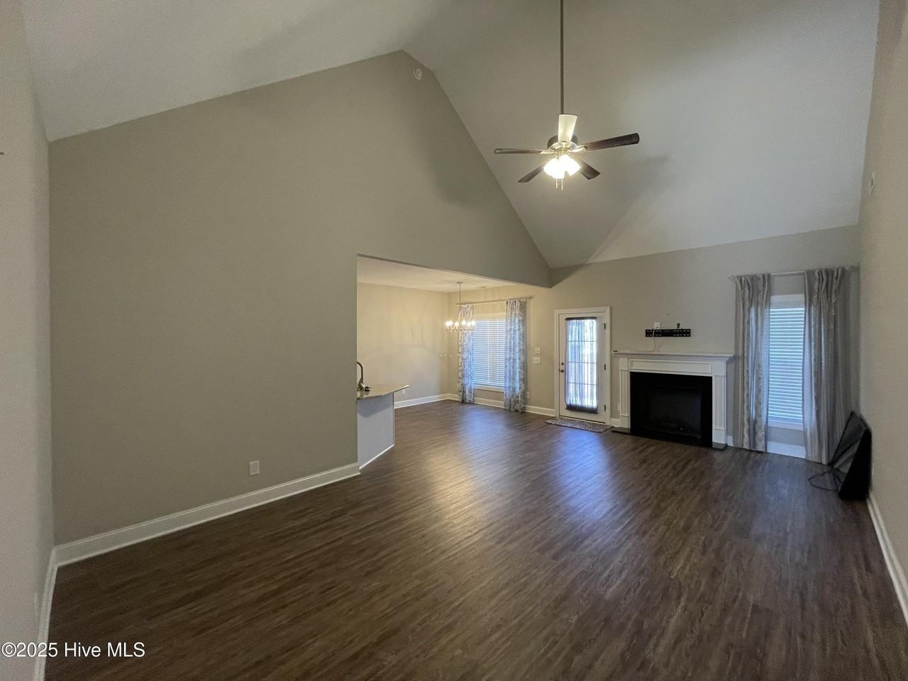 3909 Pensacola Dr - Photo 2 of 8