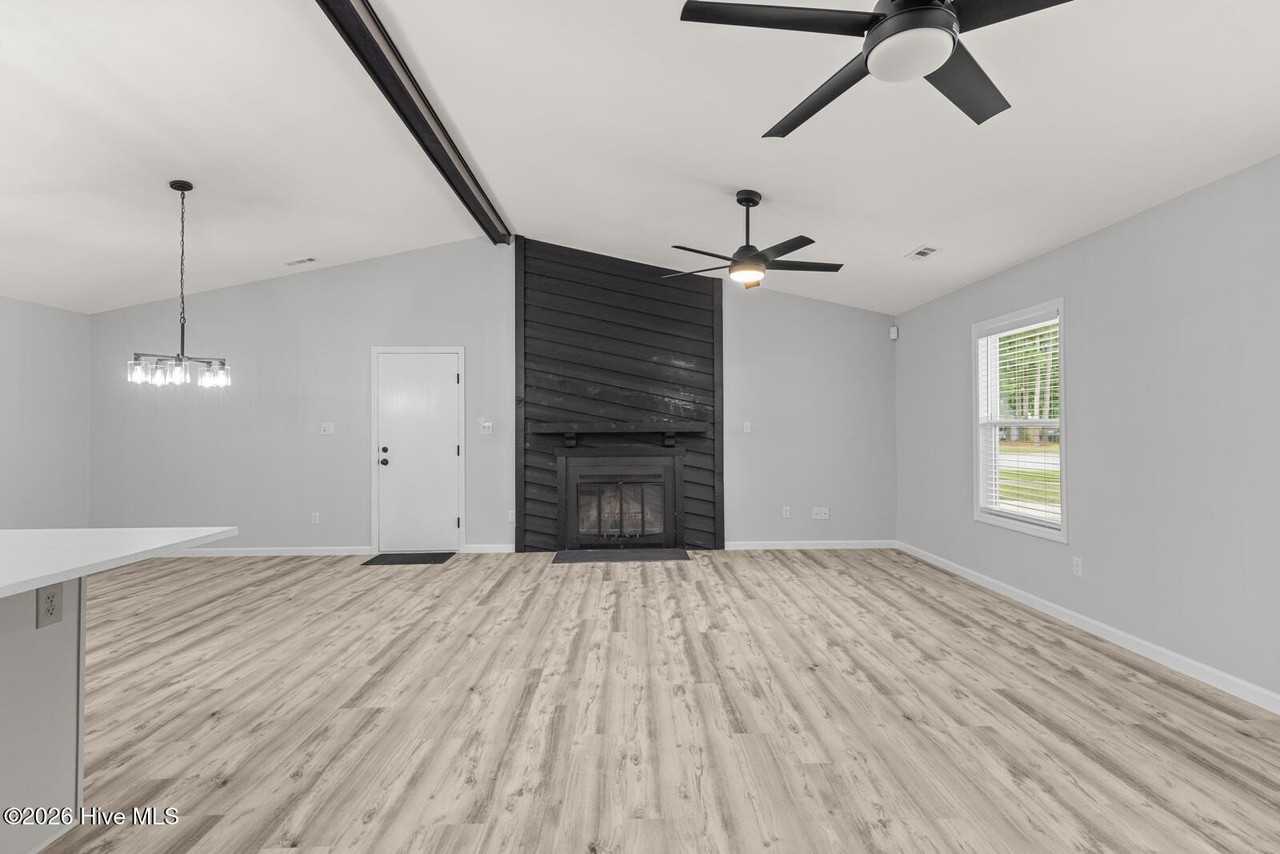 111 Silver Leaf Dr - Photo 5 of 23