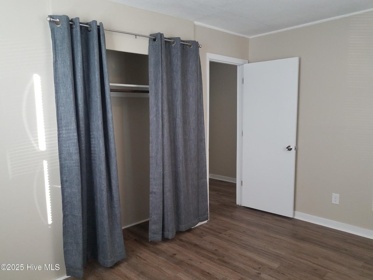 1217 Davis St - Photo 7 of 8
