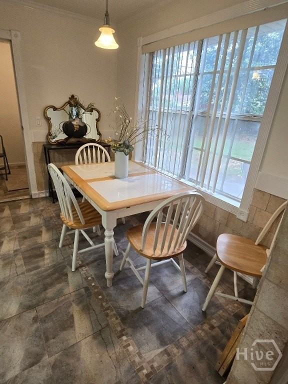 113 Wyckfield Rd - Photo 3 of 18