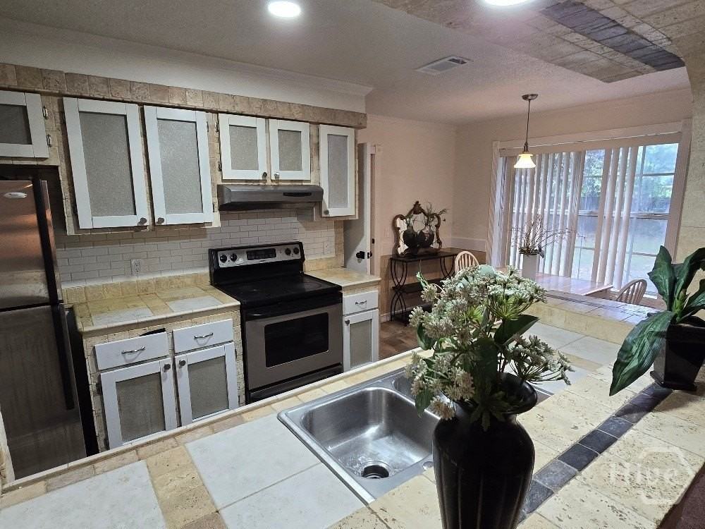 113 Wyckfield Rd - Photo 4 of 18