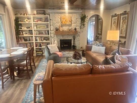 26640 Lake Ln - Photo 4 of 32
