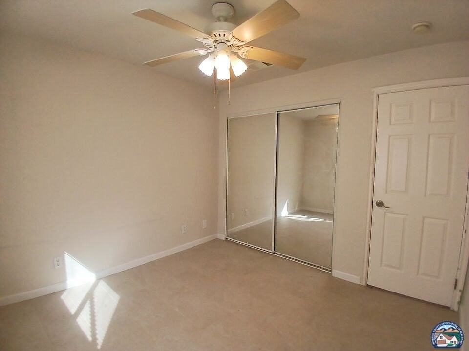 2377 Sand Knoll Ave - Photo 7 of 14