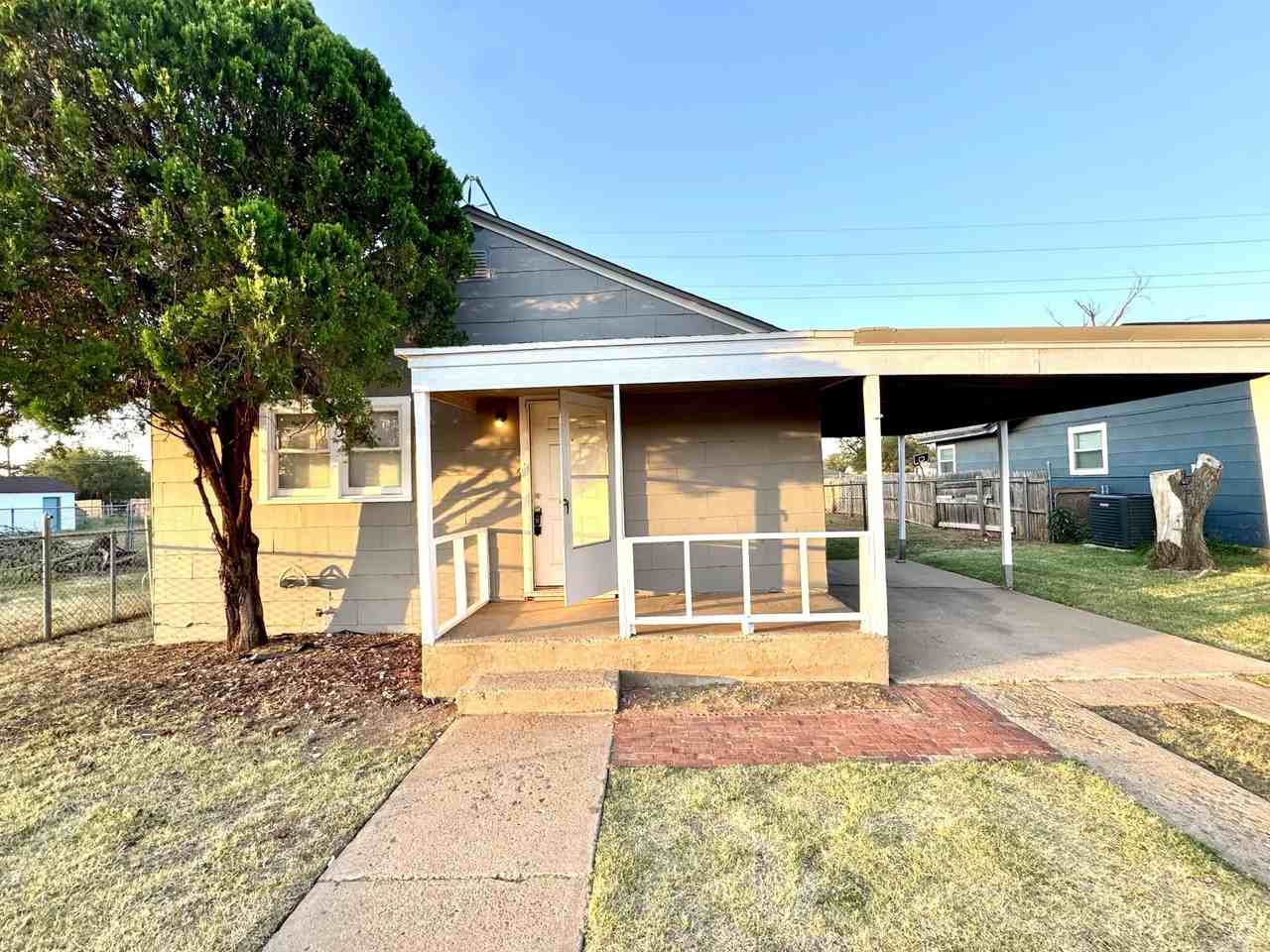 3213 Erskine St - Photo 2 of 13