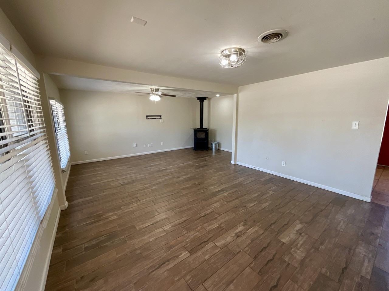 4902 6th St - Photo 2 of 11
