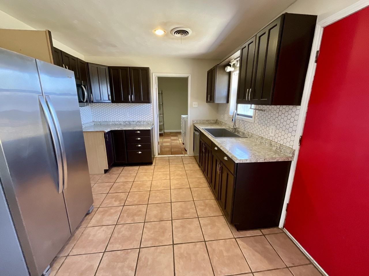 4902 6th St - Photo 5 of 11