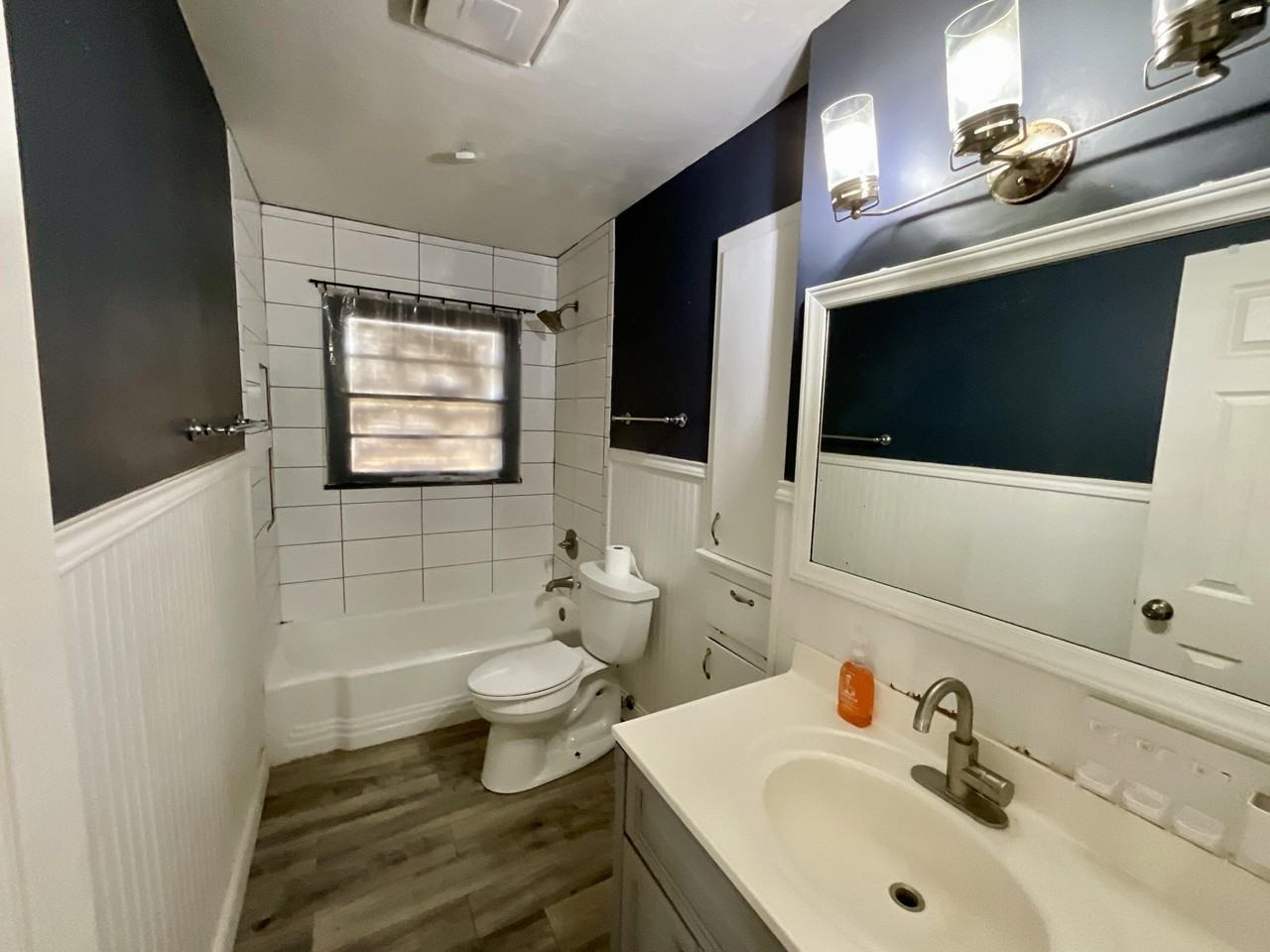 4902 6th St - Photo 7 of 11