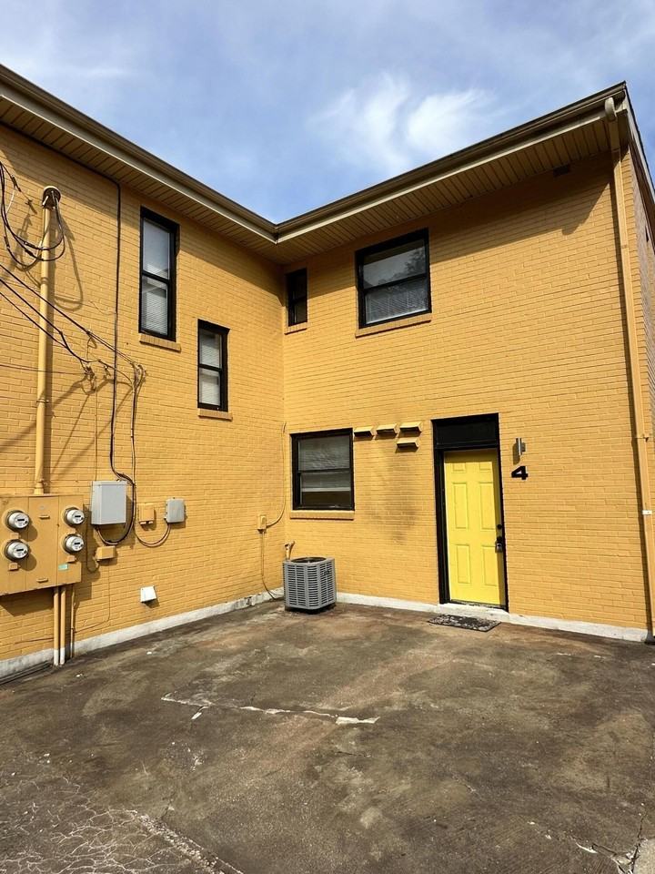 703 Wilkinson Blvd #4 - Photo 3 of 43