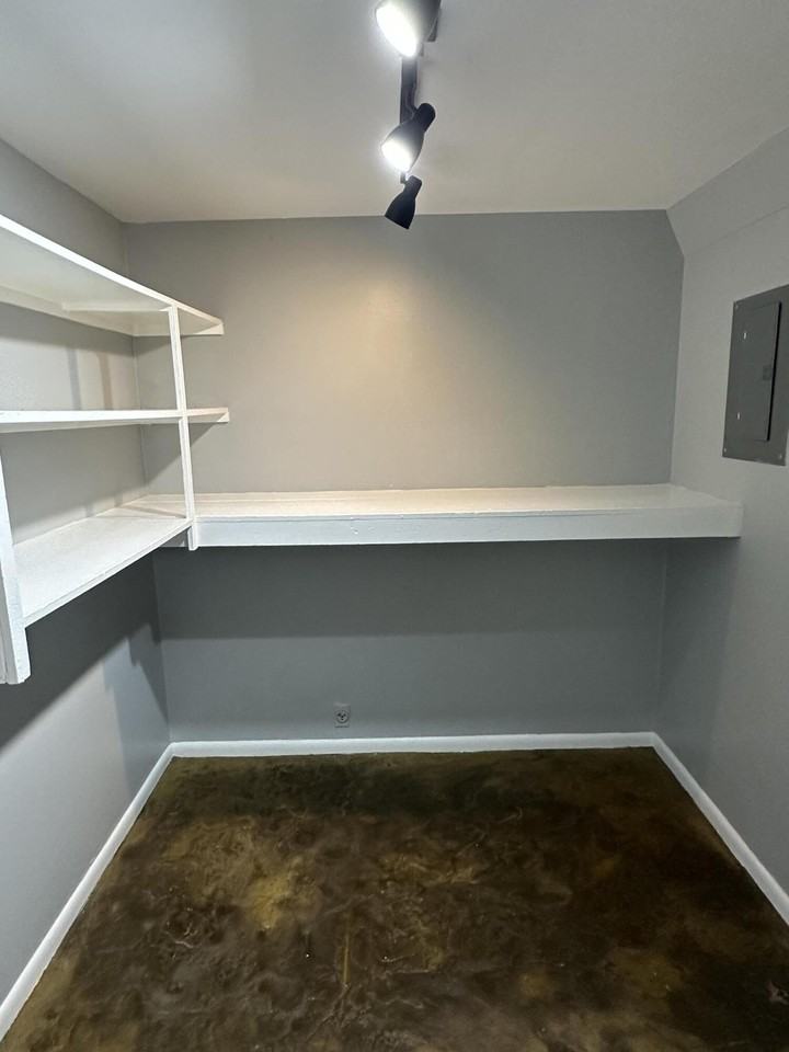 703 Wilkinson Blvd #4 - Photo 4 of 43