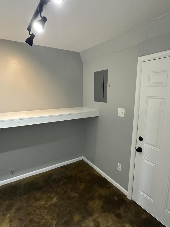 703 Wilkinson Blvd #4 - Photo 5 of 43
