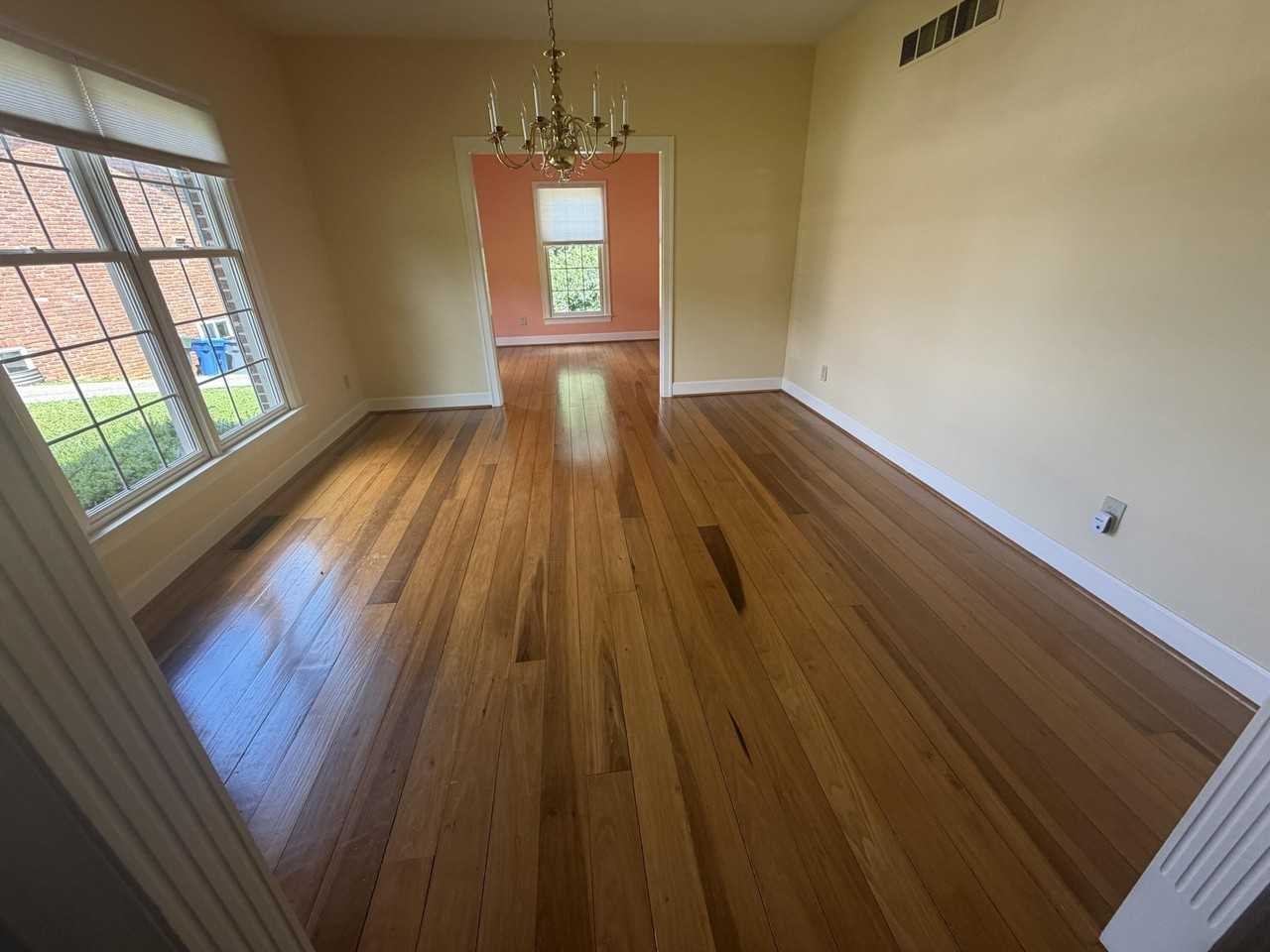 1112 Pepperhill Cir - Photo 4 of 31