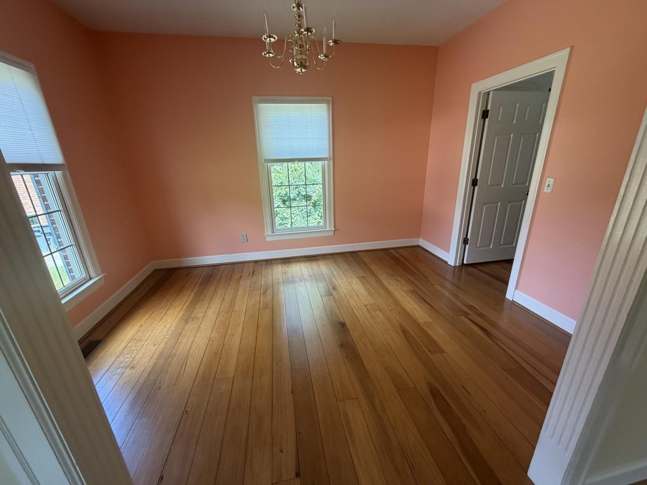 1112 Pepperhill Cir - Photo 5 of 31