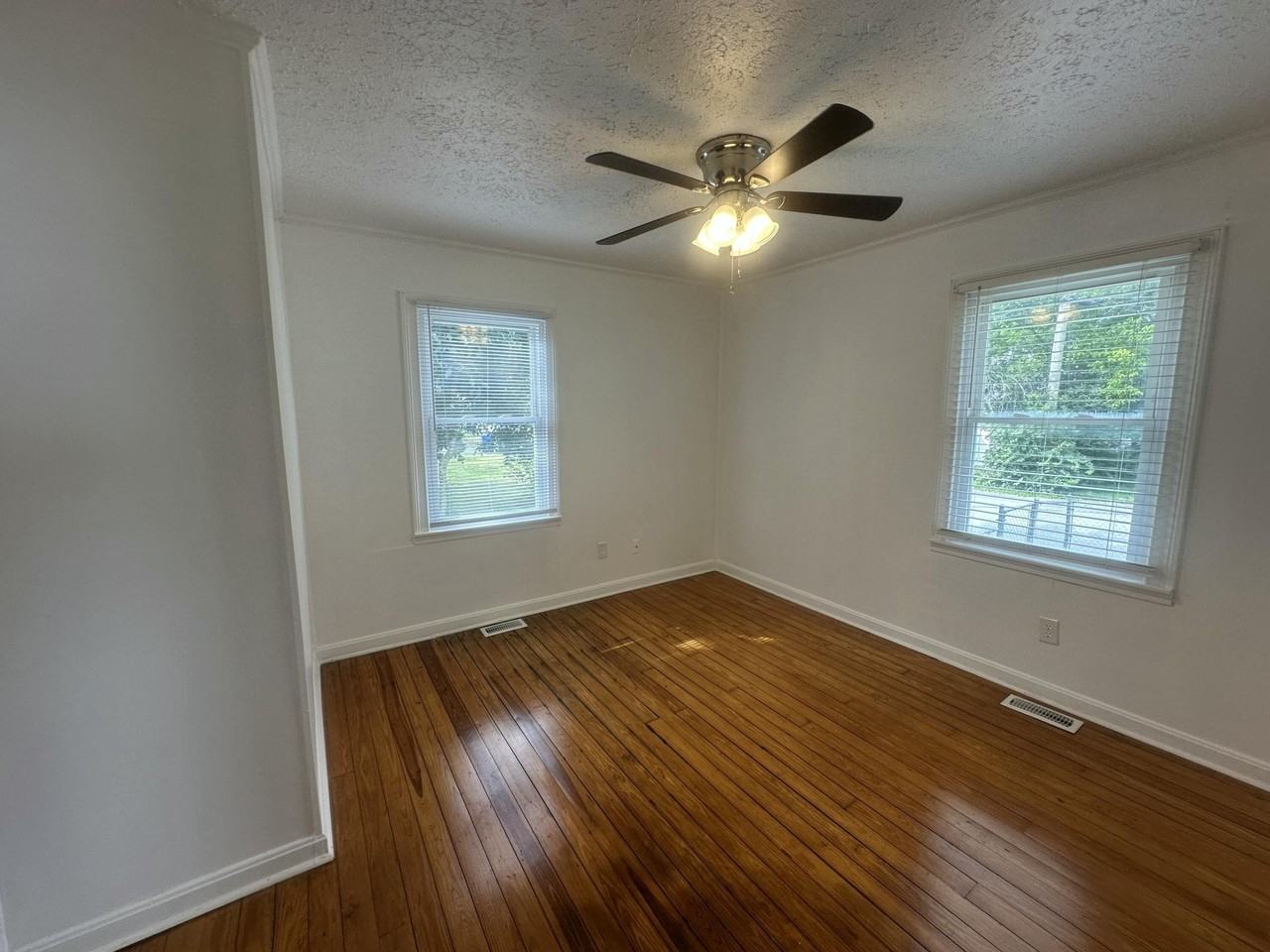 95 Glass Ave - Photo 6 of 23