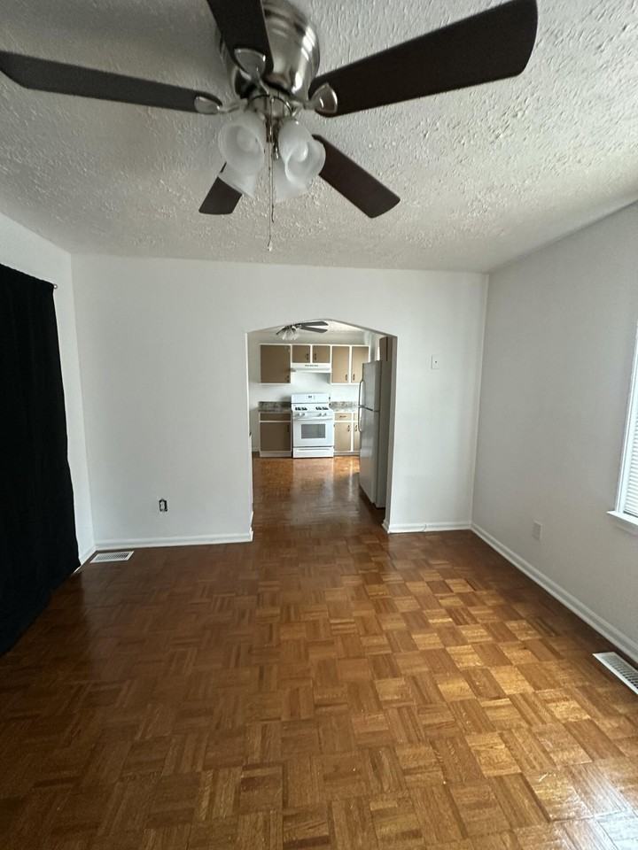 95 Glass Ave - Photo 7 of 23