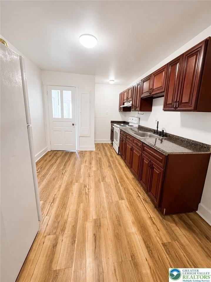 1931 W Liberty St - Photo 3 of 13