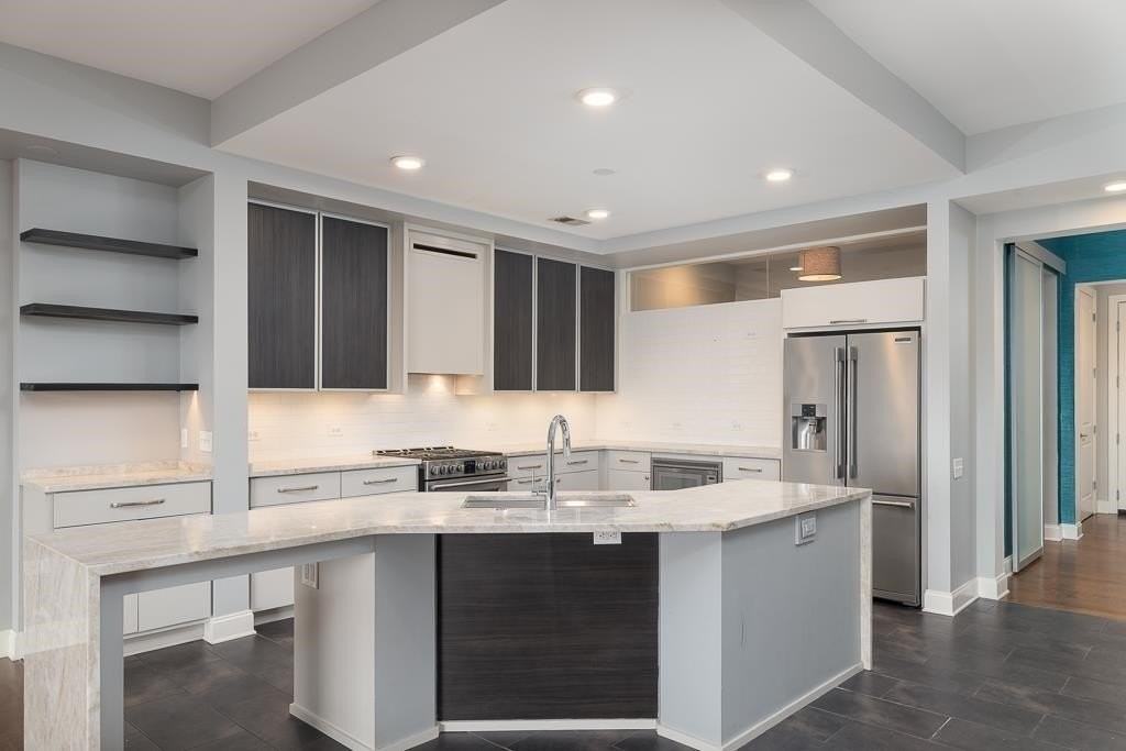 717 Riverside Dr #1105 - Photo 4 of 29