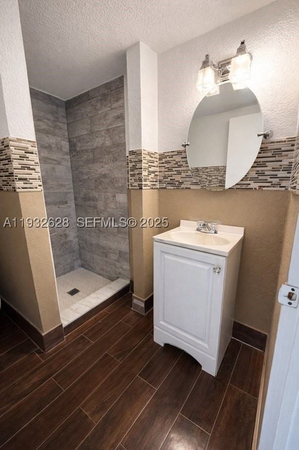 14405 Ne 5th Ave #B - Photo 3 of 6