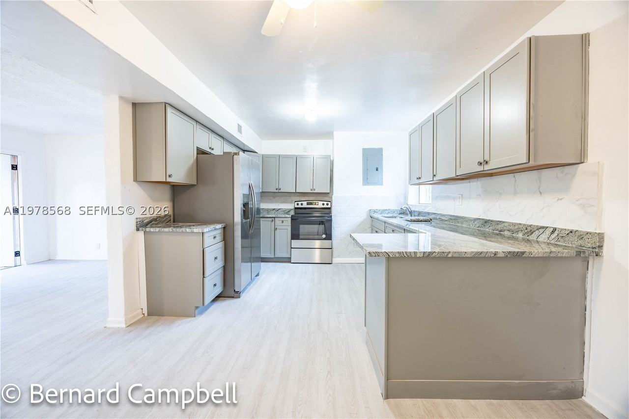 918 Nw 13th Ct #1 - Photo 2 of 22