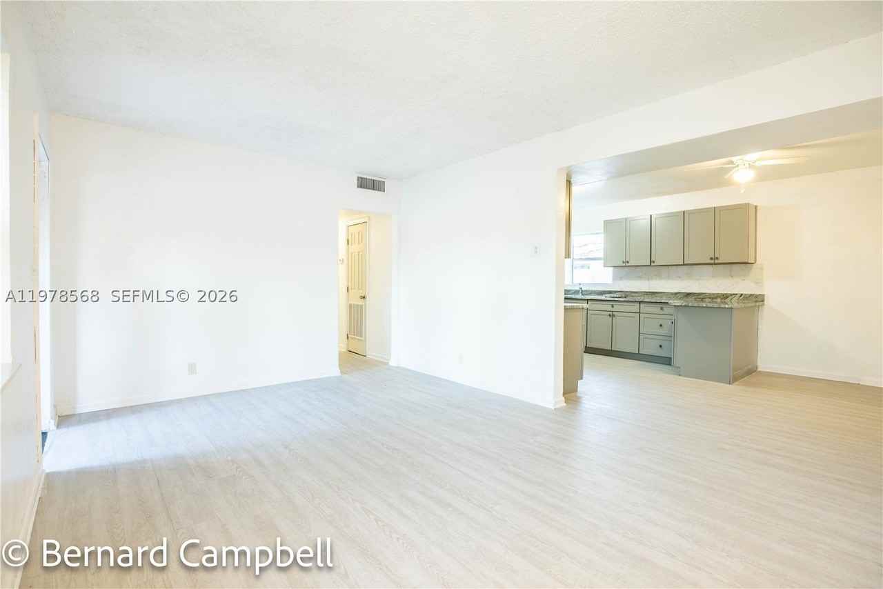 918 Nw 13th Ct #1 - Photo 3 of 22