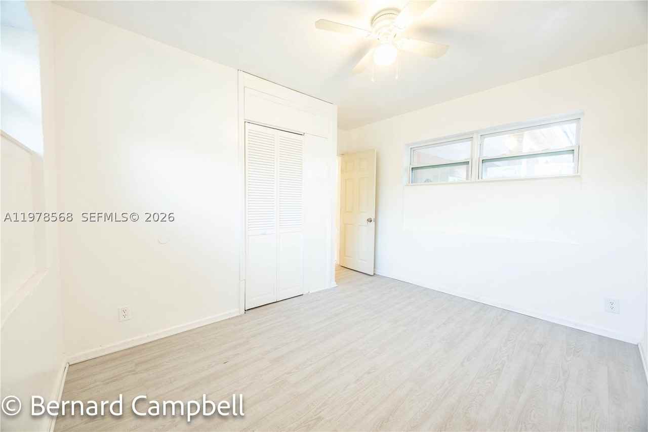 918 Nw 13th Ct #1 - Photo 5 of 22