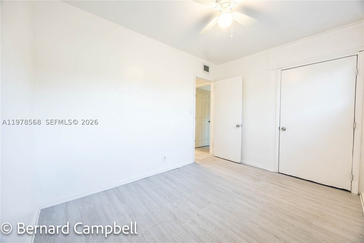 918 Nw 13th Ct #1 - Photo 7 of 22