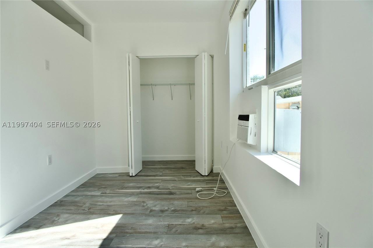 1036 Sw 5th St #12 - Photo 2 of 19