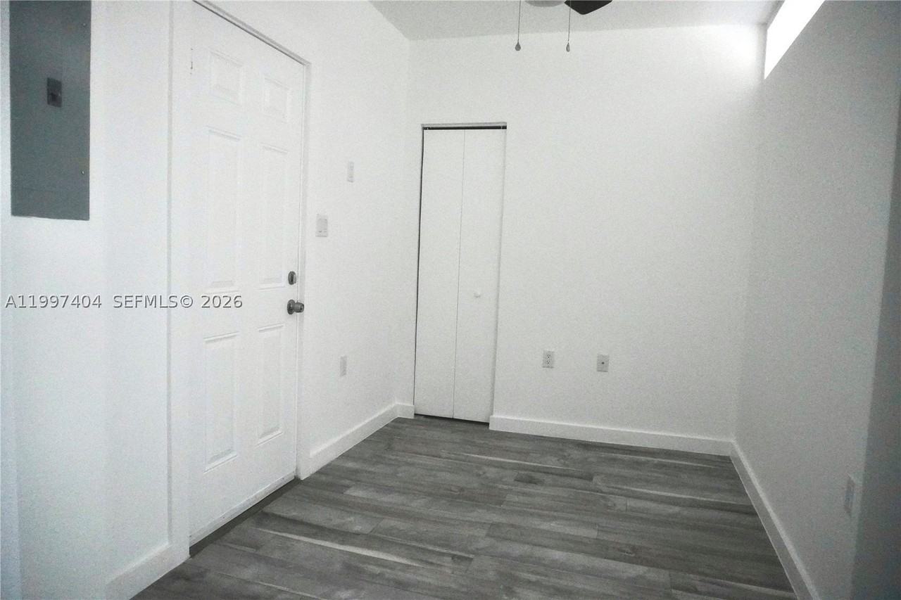 1036 Sw 5th St #12 - Photo 4 of 19