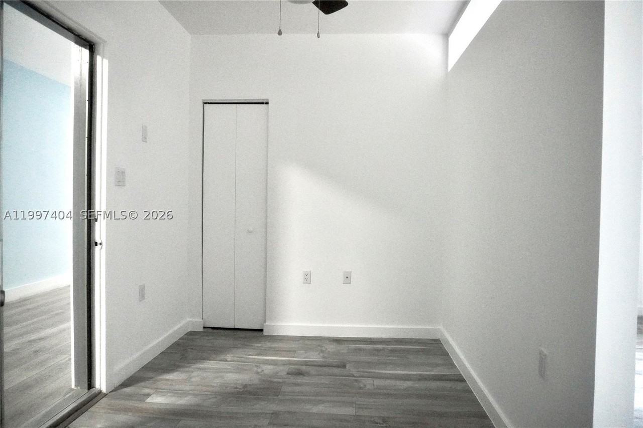 1036 Sw 5th St #12 - Photo 5 of 19
