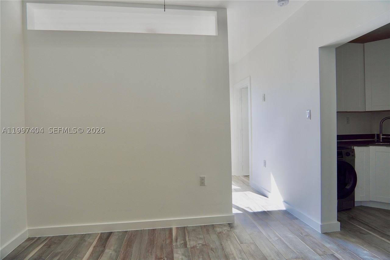 1036 Sw 5th St #12 - Photo 7 of 19