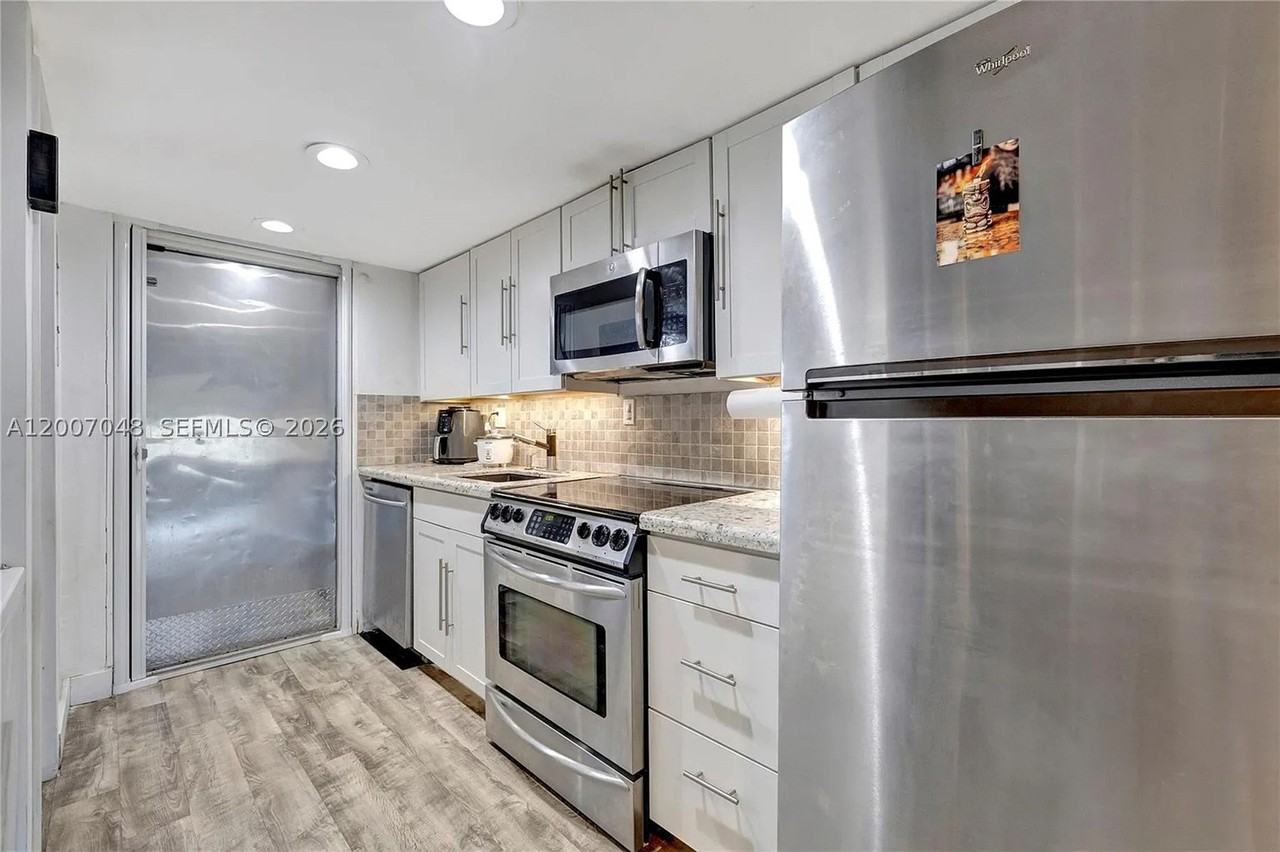 4121 Nw 26th St #T16 - Photo 2 of 18