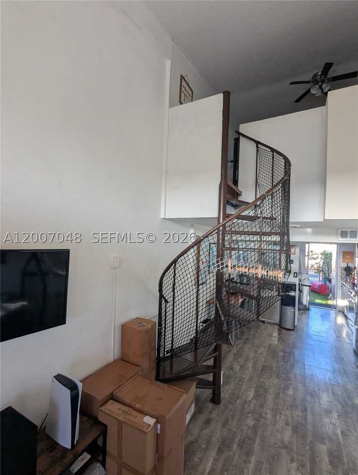 4121 Nw 26th St #T16 - Photo 3 of 18