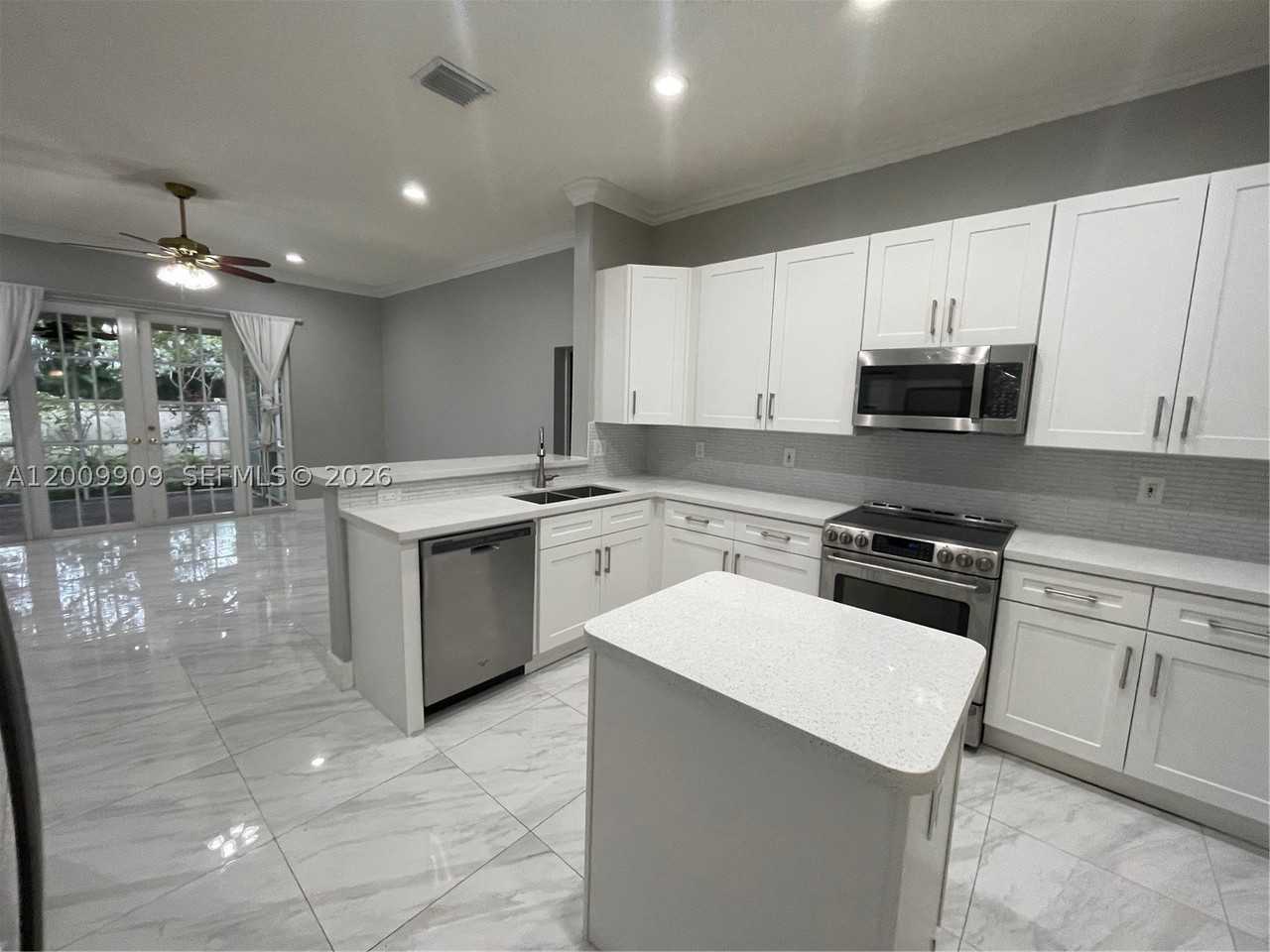 5263 Sw 34th Way #5263 - Photo 4 of 32
