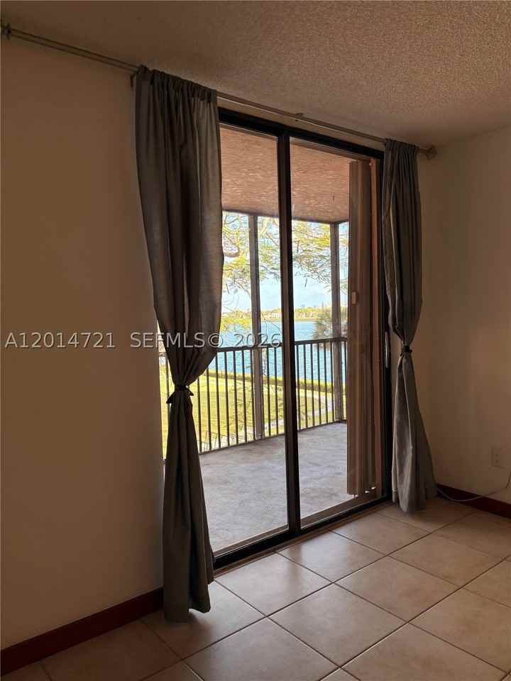 20860 San Simeon Way #303-6 - Photo 4 of 6