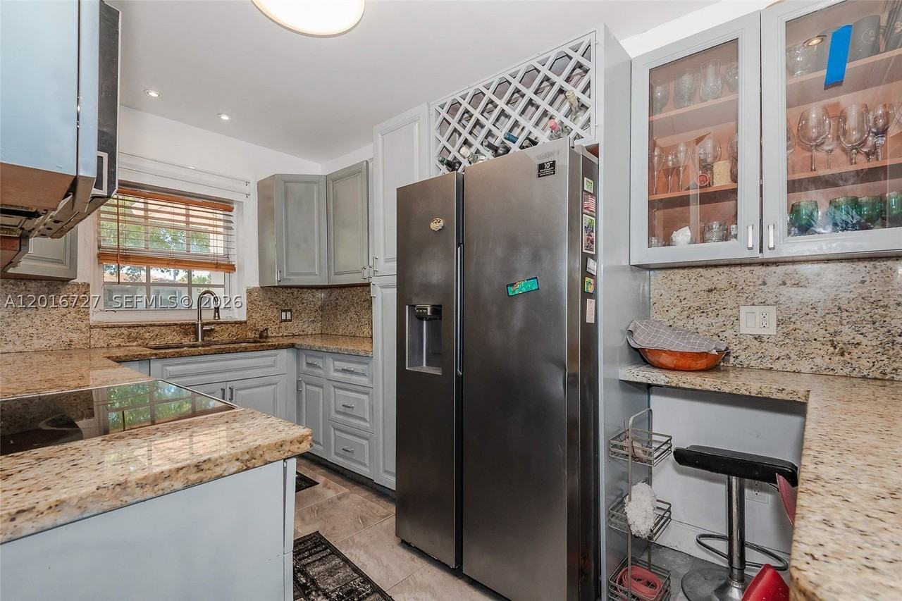 13485 Ne 9th Ave - Photo 3 of 14
