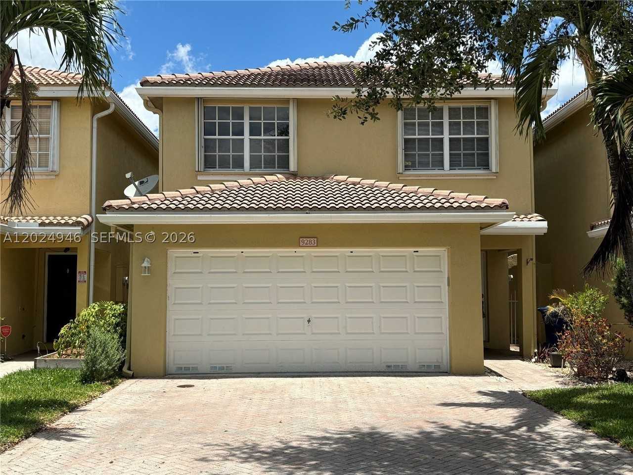 9283 Nw 54th St - Photo 3 of 24