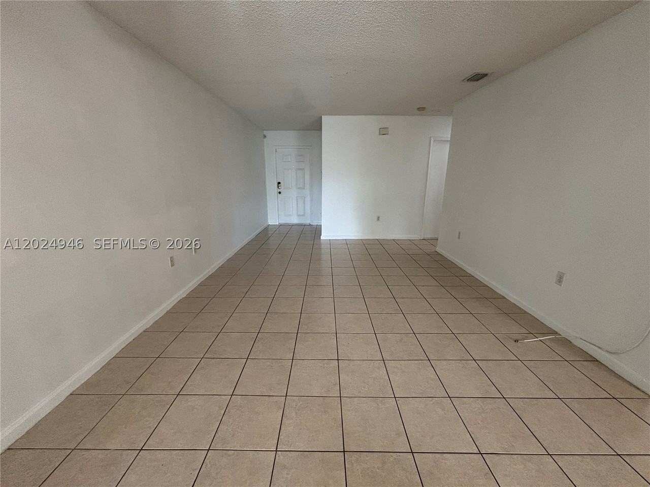 9283 Nw 54th St - Photo 5 of 24