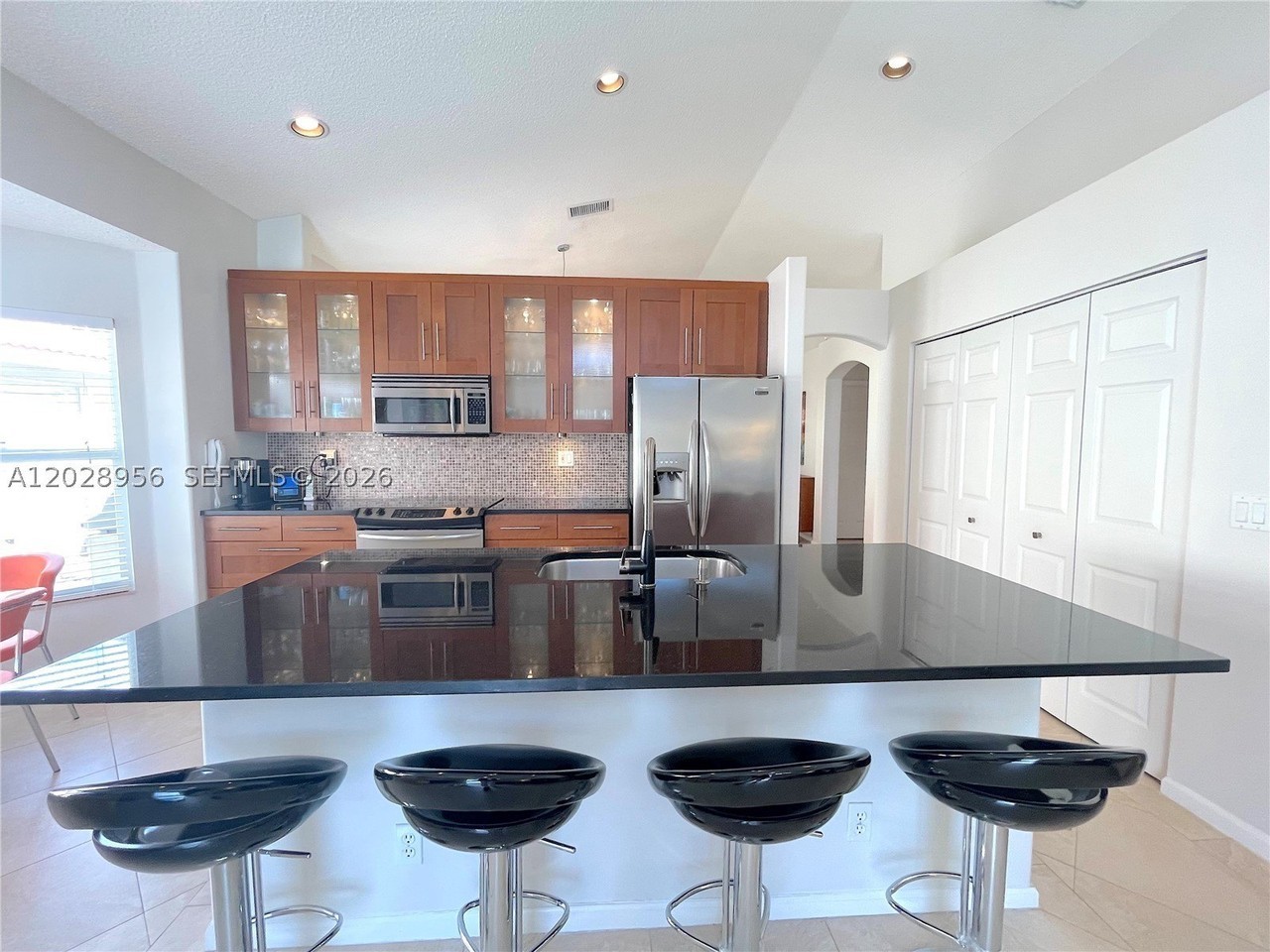 4923 Sw 33rd Way #4923 - Photo 6 of 28