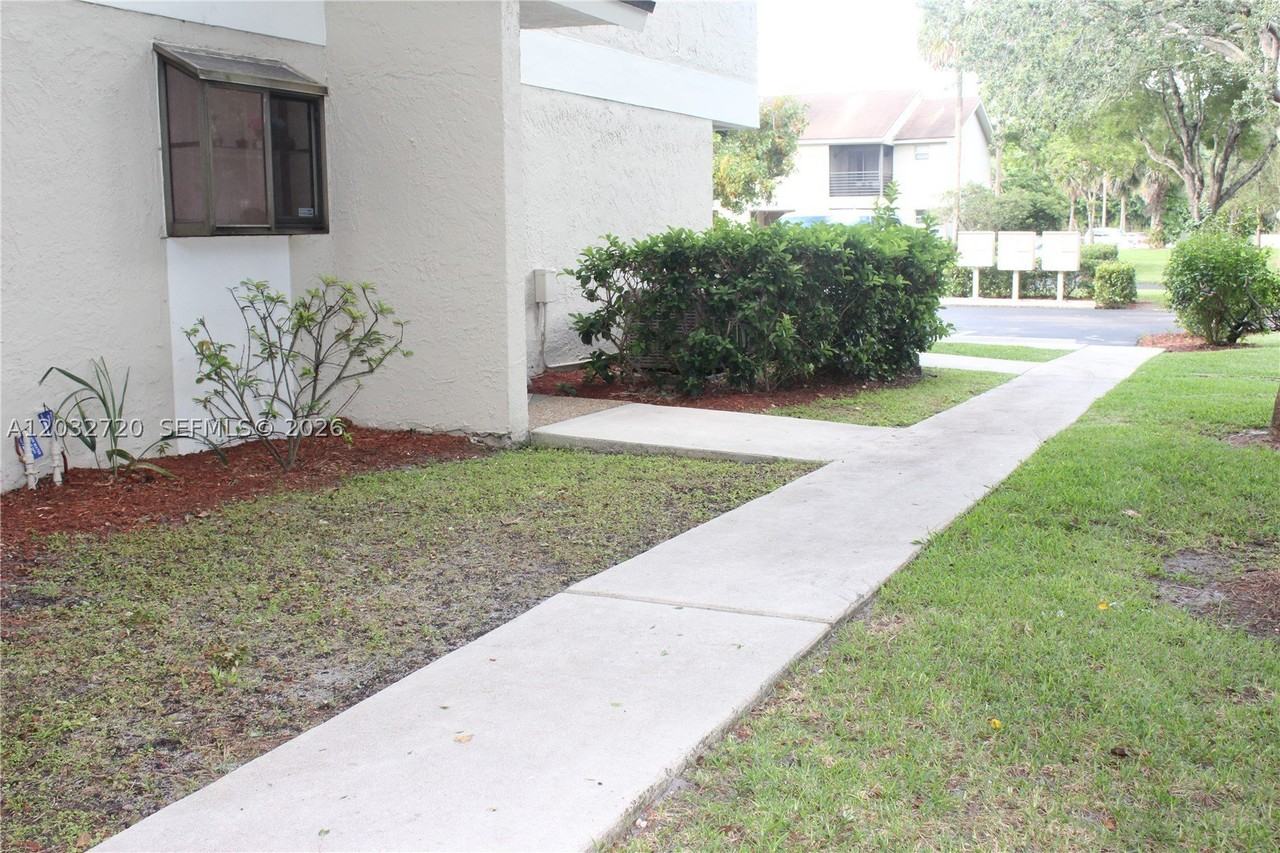 110 Gardens Dr #103 - Photo 2 of 38
