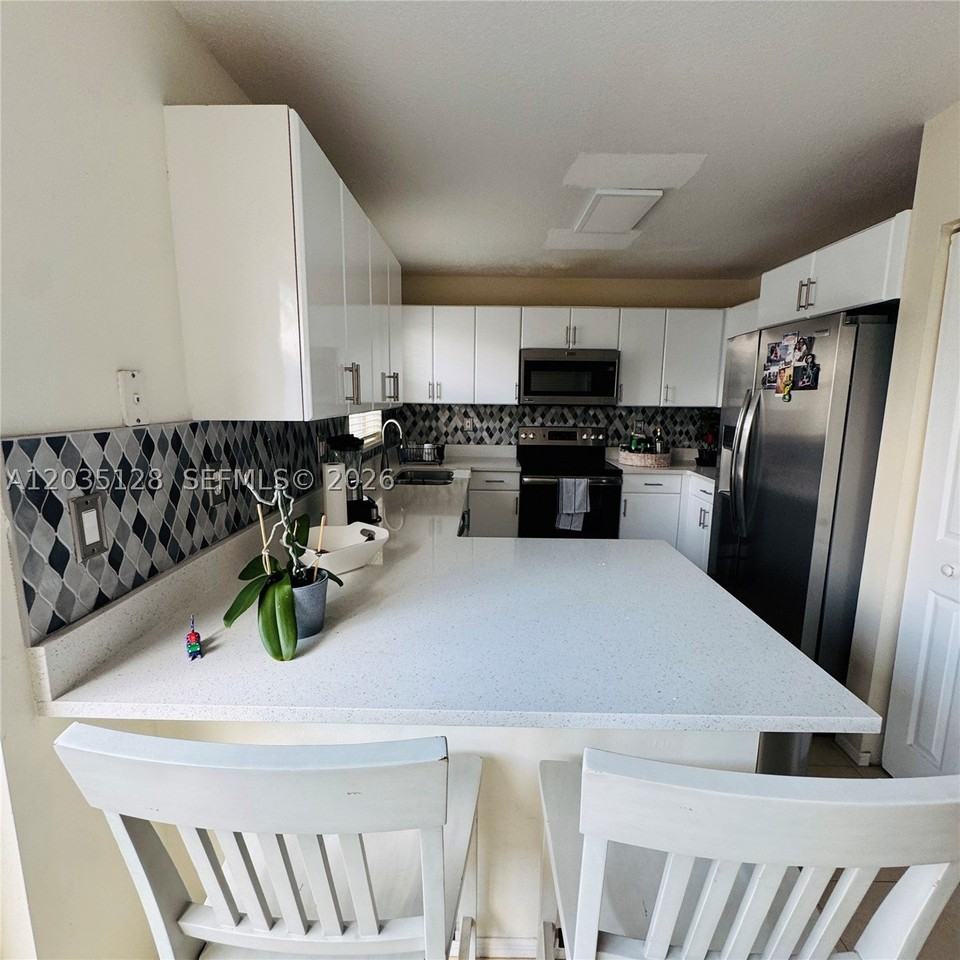 17163 Nw 23rd St #17163 - Photo 5 of 19