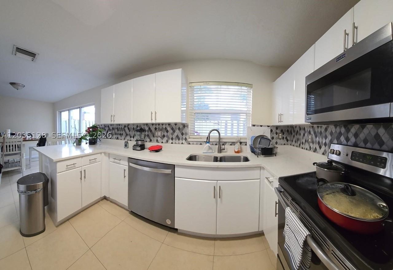17163 Nw 23rd St #17163 - Photo 7 of 19