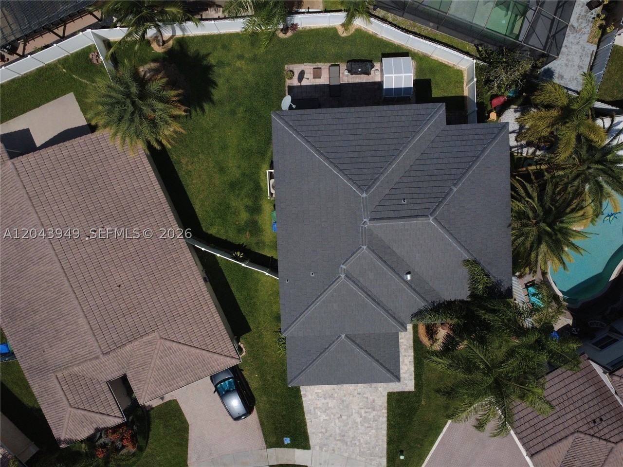 2855 Sw 177th Ter - Photo 3 of 29