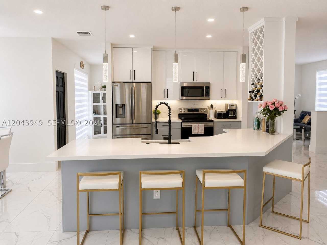 2855 Sw 177th Ter - Photo 5 of 29