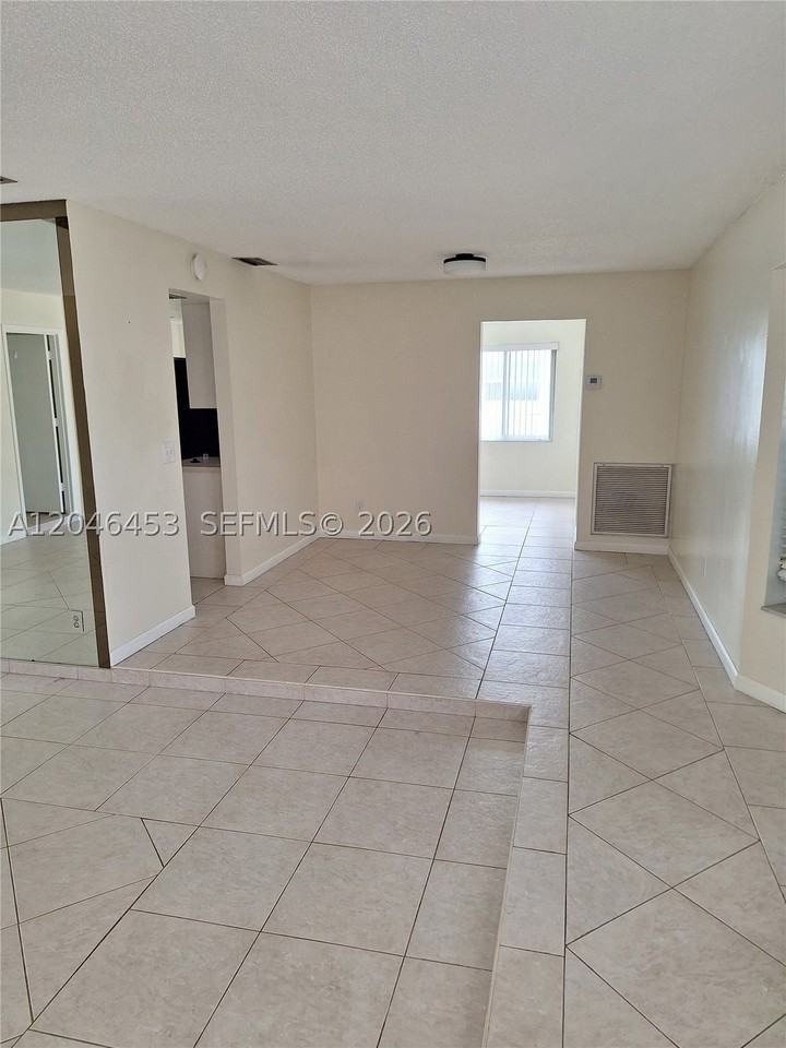 9410 Nw 24th Pl #9410 - Photo 4 of 12