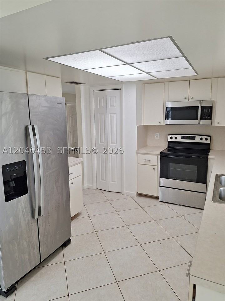 9410 Nw 24th Pl #9410 - Photo 6 of 12