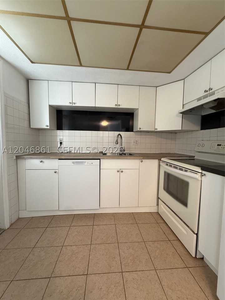 3300 Ne 10th Ter #53 - Photo 2 of 12
