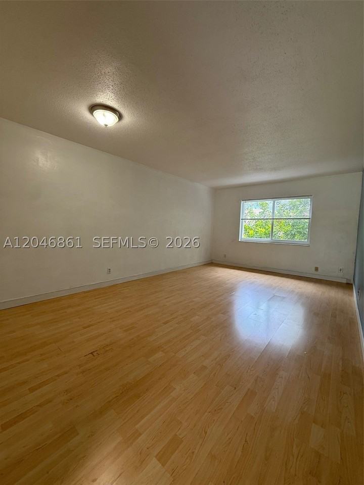 3300 Ne 10th Ter #53 - Photo 3 of 12