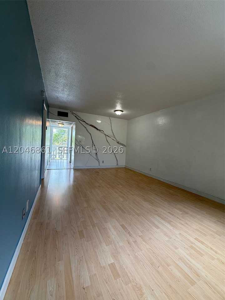 3300 Ne 10th Ter #53 - Photo 4 of 12